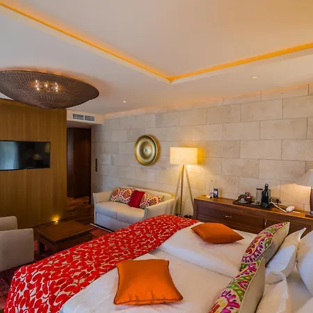 Mala Garden Design 4*