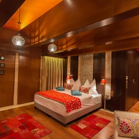 Mala Garden Design 4*